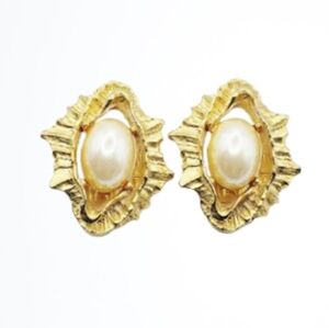 0026 Elegant Vintage 80s Unique Gold and Pearl Earrings